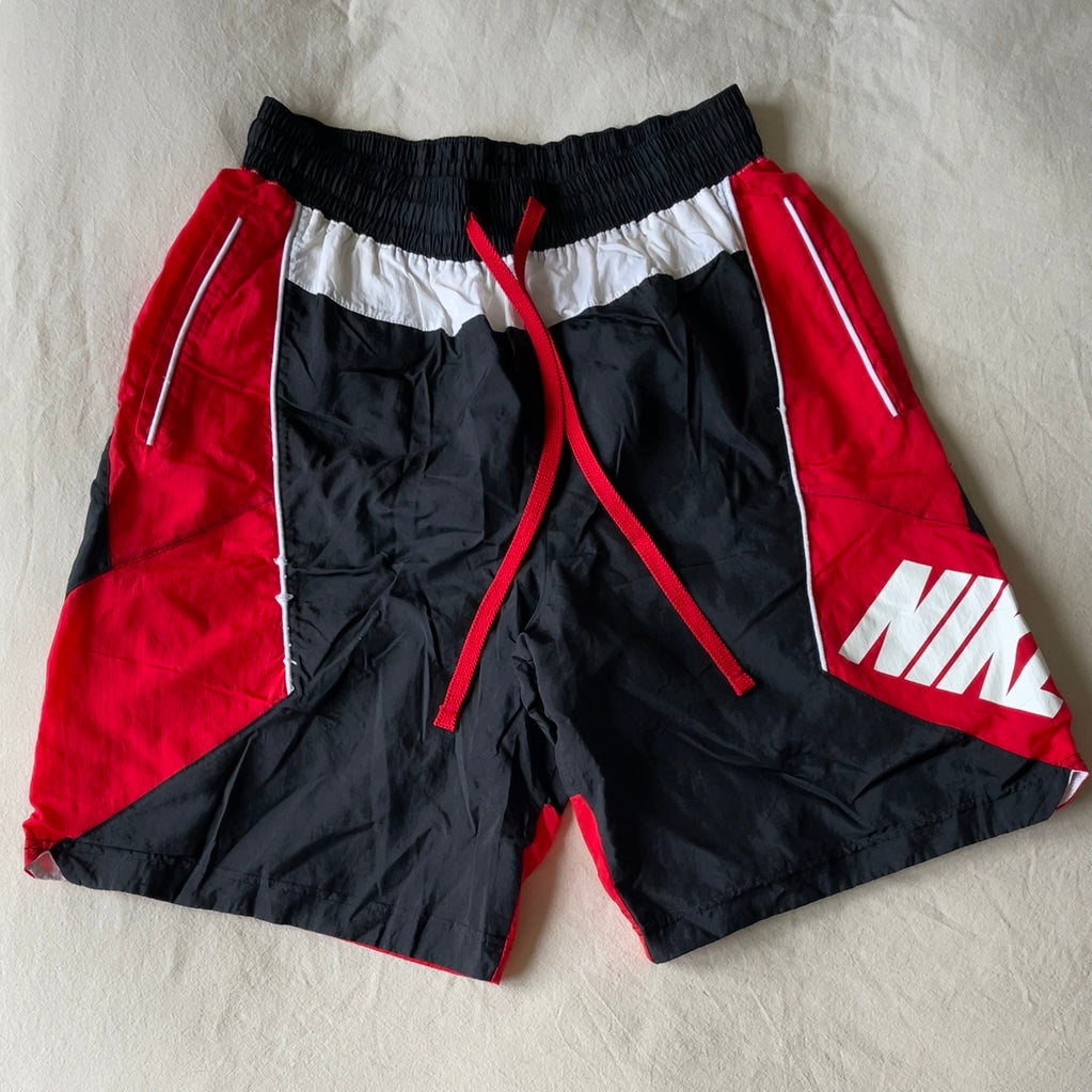 NIKE BOARD SHORTS/SWIM TRUNKS [L]