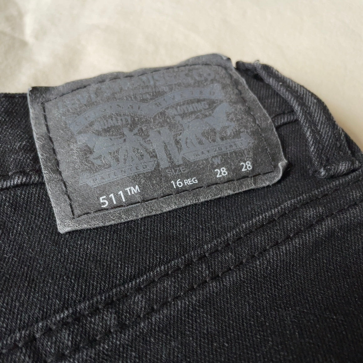 511 SLIM-FIT LEVI'S JEANS [28x28]